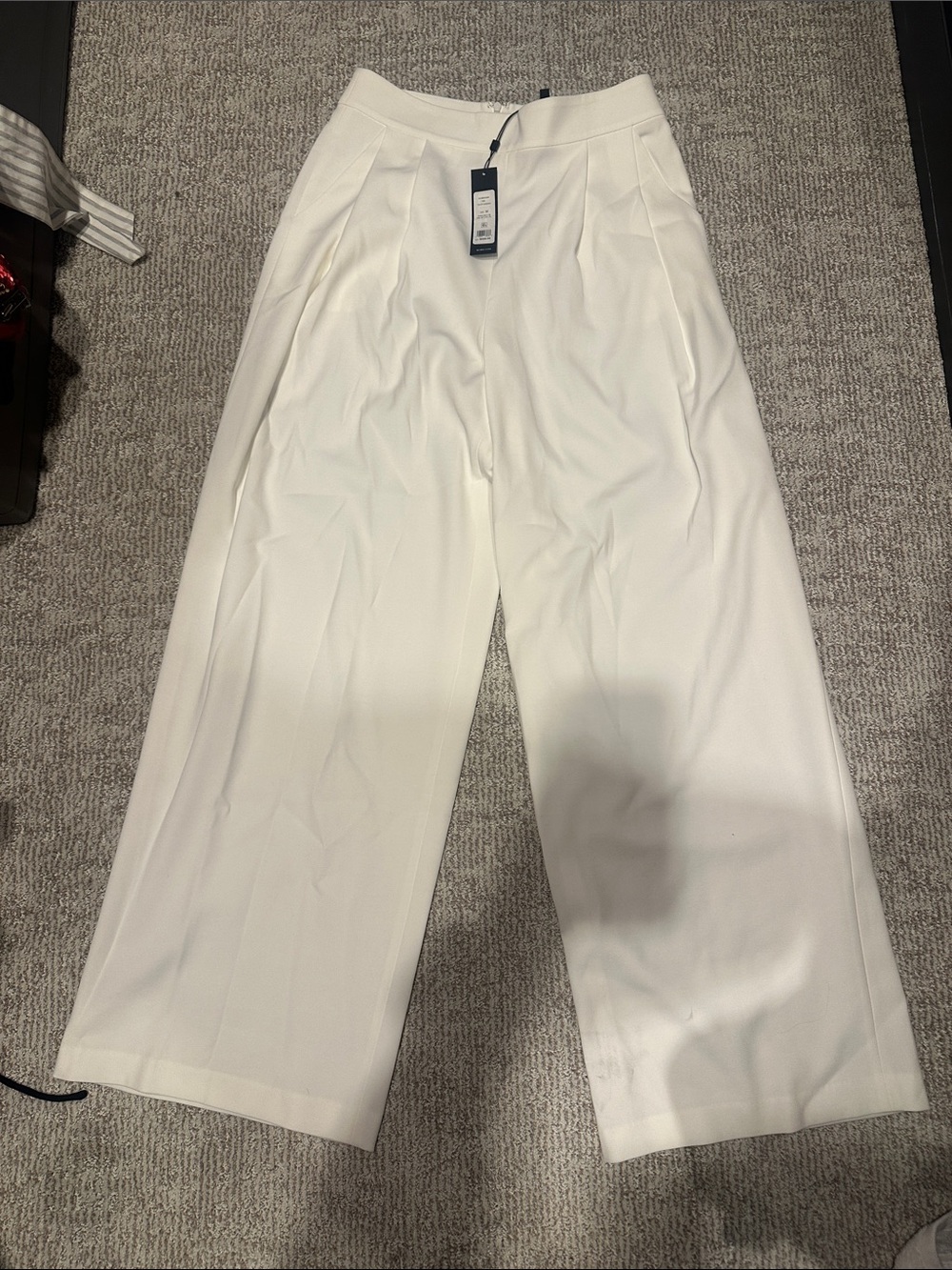 BCBG MaxAzria wide leg  white medium dress pants